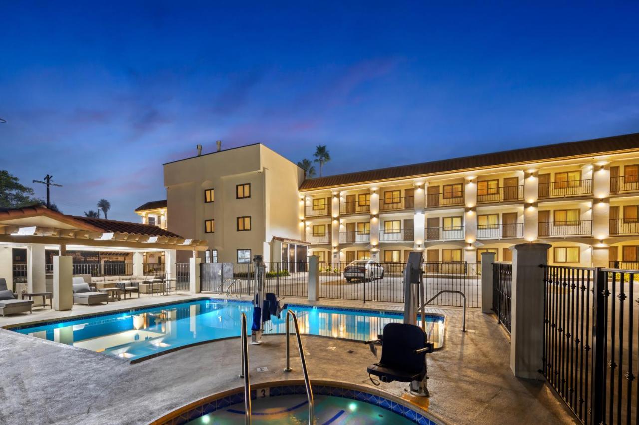 Hotel Huntington Duarte Buitenkant foto