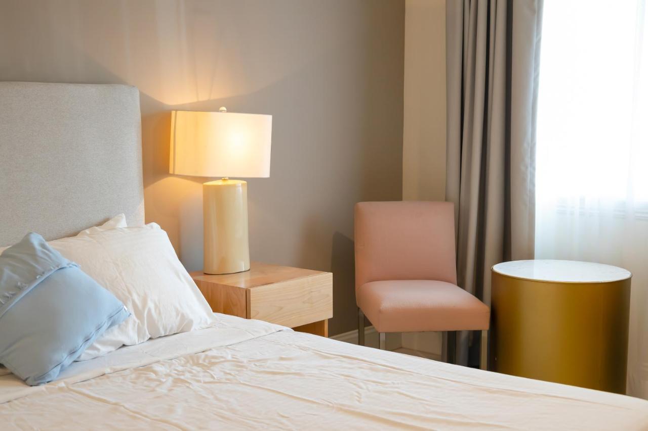 Hotel Huntington Duarte Buitenkant foto